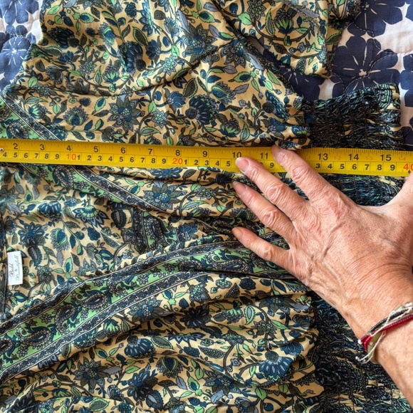 Bold and beautiful one size ladies topper art silk made in India stretchy waist - Picture 8 of 10